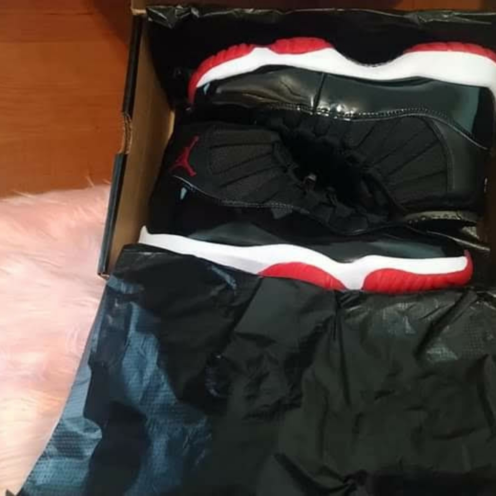 Air Jordan 11 retro bred
378037 061